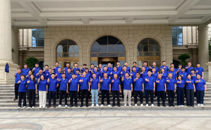 本次五一銷售分享會不僅是一次銷售成果的總結(jié)會，更是一場凝聚團(tuán)隊力量、激發(fā)銷售斗志的動員會.png